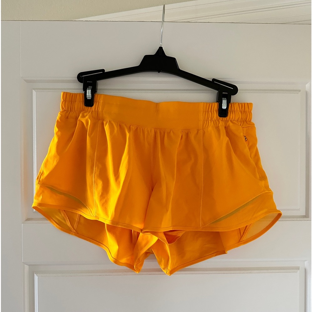 Lululemon LR Hotty Hot 2.5” Shorts